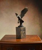 Grande statue en bronze d'un aigle pêcheur LIVRAISON GRATUIT, Antiquités & Art, Antiquités | Bronze & Cuivre, Envoi, Bronze