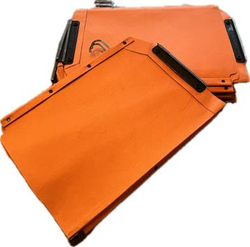 Lime à suspendre Elba L'Oblique Tub Lateral Folio, fond en U disponible aux enchères
