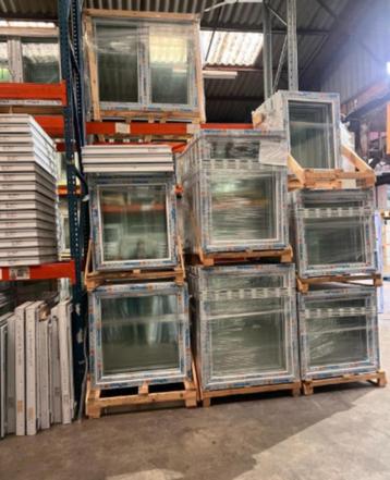 chassis et portes à prix imbattable disponible aux enchères