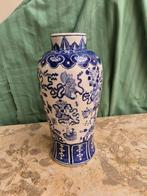 Blauw/wit Chinees Vaasje (26cm hoog), Antiquités & Art, Antiquités | Porcelaine, Enlèvement