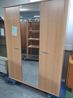 BELLE ARMOIRE 3 PORTES QUALITÉ  PROPRE  75€ TRANSPORT POSIBL, Maison & Meubles, Armoires | Penderies & Garde-robes, 25 à 50 cm