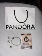 Pandora bandje + bedels, Bijoux, Sacs & Beauté, Bracelets à breloques, Enlèvement ou Envoi, Pandora, Comme neuf, 2 ou 3 bracelets à breloques