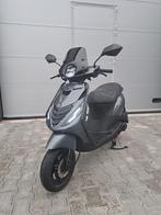 Trottinette Piaggio Zip 4T en carbone brillant RS entièremen, Vélos & Vélomoteurs, Enlèvement, Comme neuf, Piaggio Zip