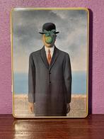 Boîte Métal Magritte – A, Collections, Boîte en métal, Enlèvement, Comme neuf