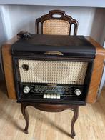 Ancienne radio Schneider. Modele avec tourne disque., Antiquités & Art, Enlèvement